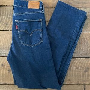 Levi’s 724 Straight leg dark wash
